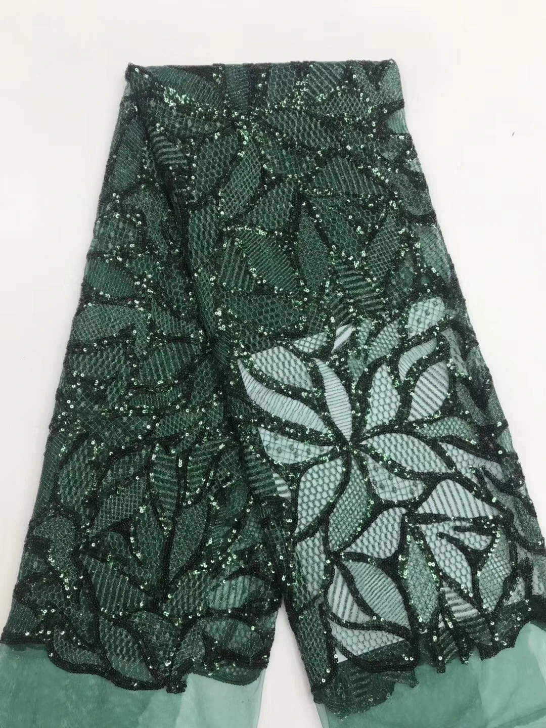 French sequined mesh lace fabric 2020 high-quality lace bride African Nigeria tulle lace fabric wedding dress D3833
French sequined mesh lace fabric 2020 high-quality lace bride African Nigeria tulle lace fabric wedding dress D3833