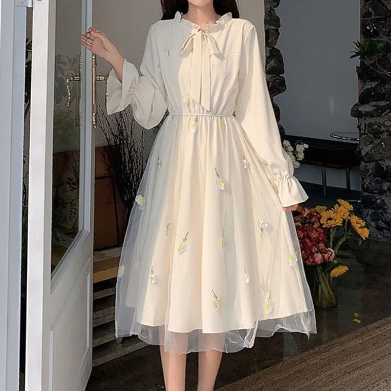2021Elegant Women Dress Female Casual Flare Sleeve Office Chiffon Bow Print A-line Vintage Sweet Clothing Autumn tulle Dresses
2021Elegant Women Dress Female Casual Flare Sleeve Office Chiffon Bow Print A-line Vintage Sweet Clothing Autumn tulle Dresses