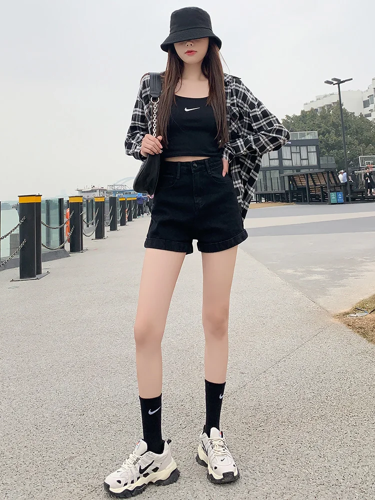 2021 New Black Denim Shorts women's summer high waist thin loose thin A-line wide leg hot pants 
2021 New Black Denim Shorts women's summer high waist thin loose thin A-line wide leg hot pants