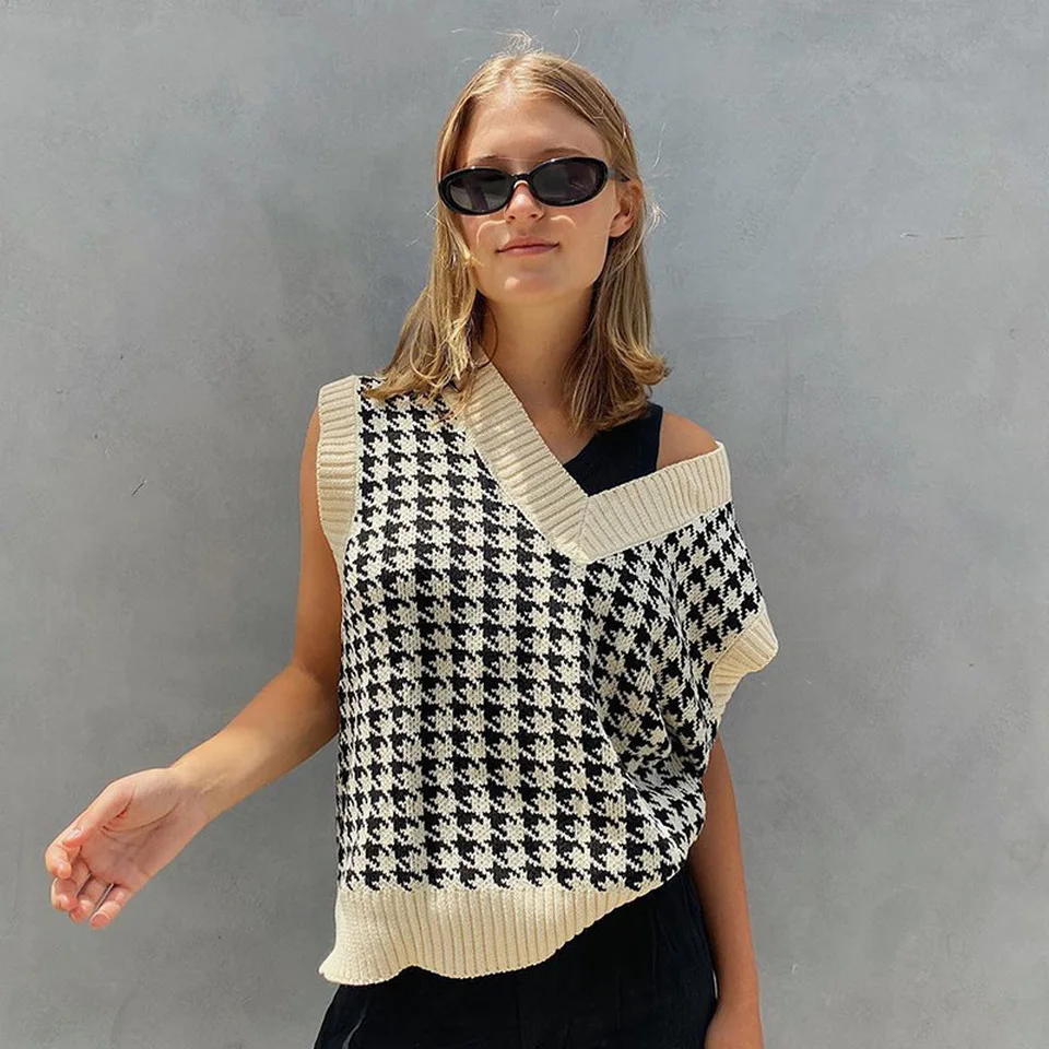 2020 Houndstooth Knitted Sweater Vest Women Oversized Pullover Vintage Sleeveless V-Neck Korean Female Waistcoat Sweater Tops
2020 Houndstooth Knitted Sweater Vest Women Oversized Pullover Vintage Sleeveless V-Neck Korean Female Waistcoat Sweater Tops