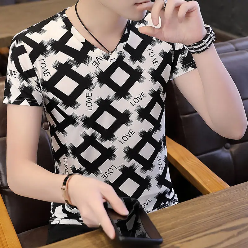 2021 summer new ice silk men's short sleeve flower T-shirt V-neck Korean youth slim fit men's half sleeve top
2021 summer new ice silk men's short sleeve flower T-shirt V-neck Korean youth slim fit men's half sleeve top