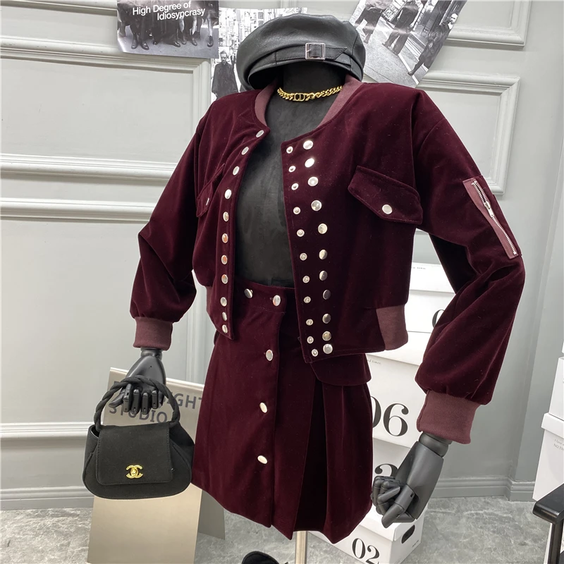 2020 New Fashion Rivet Velvet Long Sleeve Baseball Jacket + High Waist Pleated Skirt Two Piece Set TZ592 
2020 New Fashion Rivet Velvet Long Sleeve Baseball Jacket + High Waist Pleated Skirt Two Piece Set TZ592