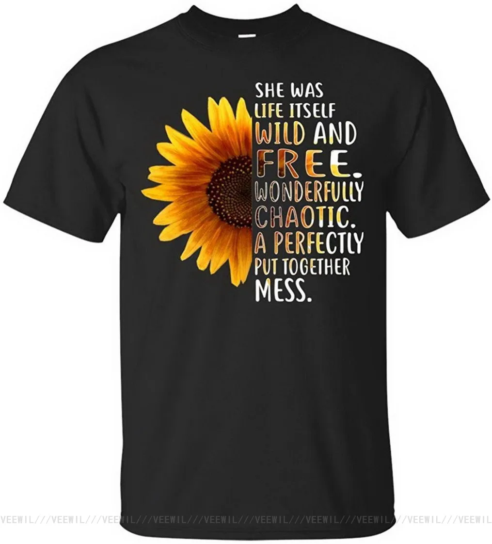 Женская и мужская футболка с надписью «She Was Life SE Wild And Free»
Женская и мужская футболка с надписью «She Was Life SE Wild And Free»