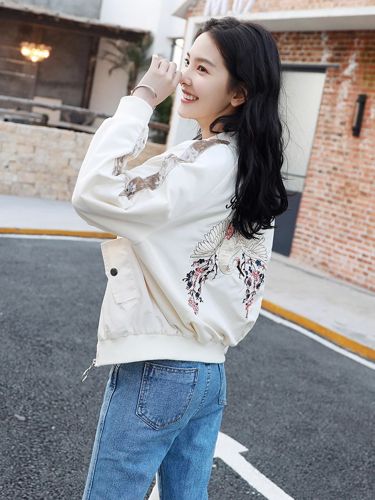 Crane Embroidery Bomber Jacket Women Casual Slim Basic Jackets Bf Style Golden Velvet Patchwork Short Coat
Crane Embroidery Bomber Jacket Women Casual Slim Basic Jackets Bf Style Golden Velvet Patchwork Short Coat