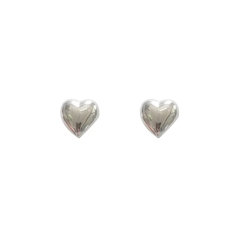 Simple retro chic style small love earrings cute girl heart peach heart personality earrings
Simple retro chic style small love earrings cute girl heart peach heart personality earrings