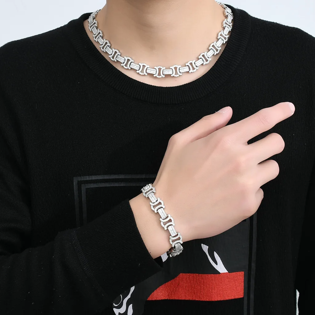 2021 New 13mm Bowknot Miami Cuban Link Bracelet Gold Color Iced Out Cubic Zirconia Rock Hip Hop Style Men's Jewelry Dropship
2021 New 13mm Bowknot Miami Cuban Link Bracelet Gold Color Iced Out Cubic Zirconia Rock Hip Hop Style Men's Jewelry Dropship