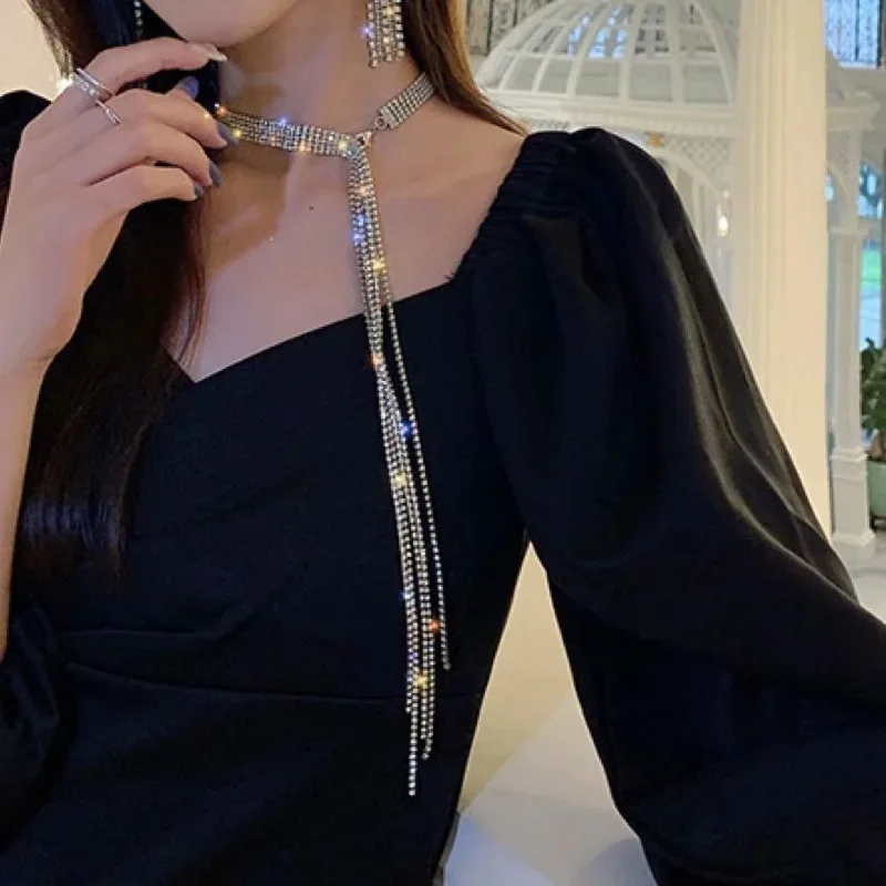 Fashion women's new all-match temperament necklace, long tassel full diamond clavicle chain personality necklace necklaces
Fashion women's new all-match temperament necklace, long tassel full diamond clavicle chain personality necklace necklaces