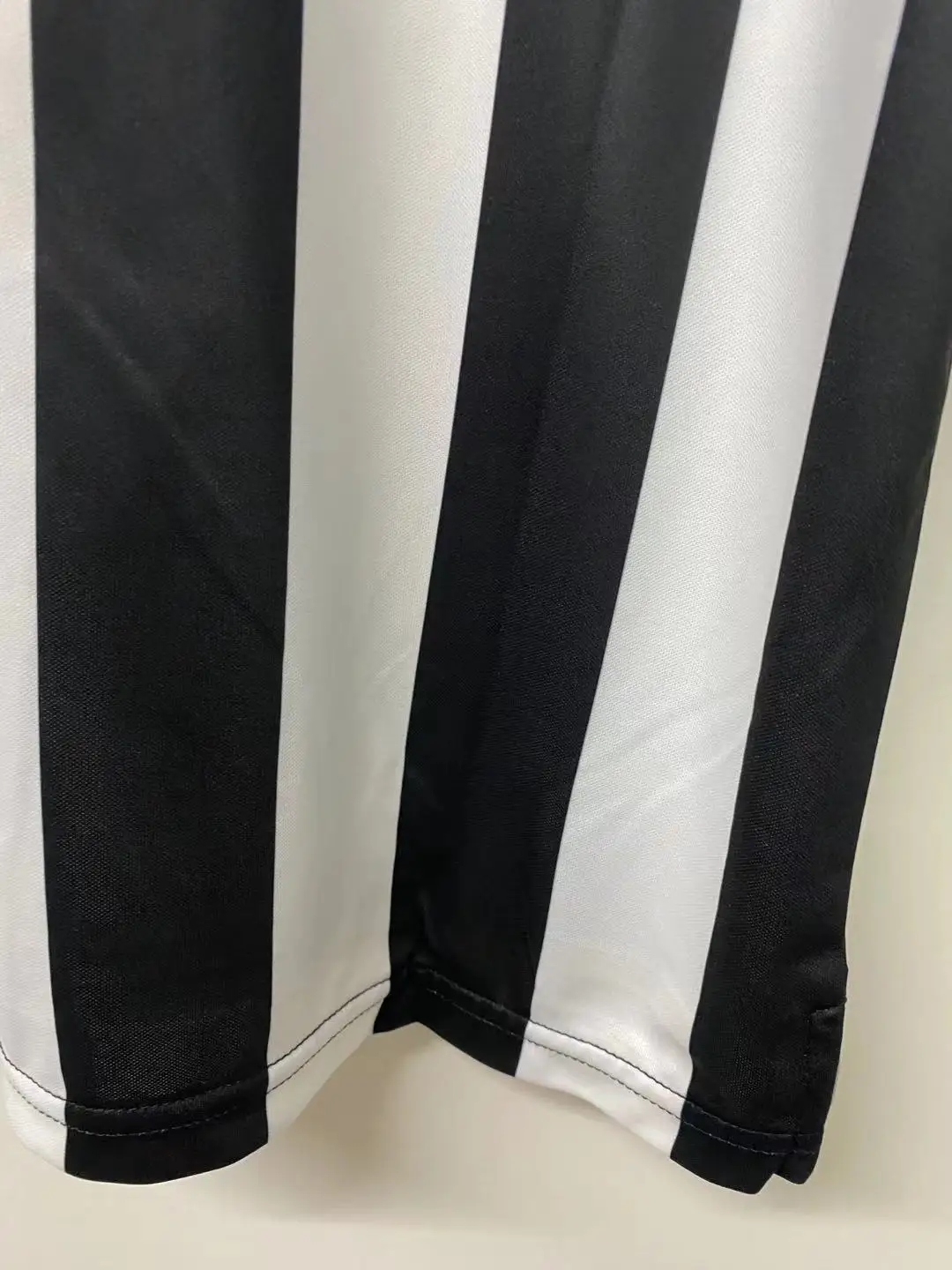 1999 ZIDANE #21 1997-98 CONTE #8 95 96 DEL PIERO #10 2002 03 Del Piero Retro football jersey shirt
1999 ZIDANE #21 1997-98 CONTE #8 95 96 DEL PIERO #10 2002 03 Del Piero Retro football jersey shirt