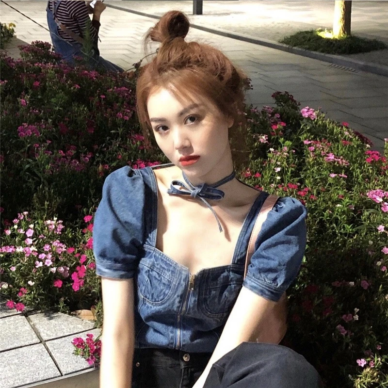 2020 Retro French Style Denim T-shirt Women Sexy Square Collar Short Sleeve Tee Zipper Design Bubble Sleeve Denim Top
2020 Retro French Style Denim T-shirt Women Sexy Square Collar Short Sleeve Tee Zipper Design Bubble Sleeve Denim Top