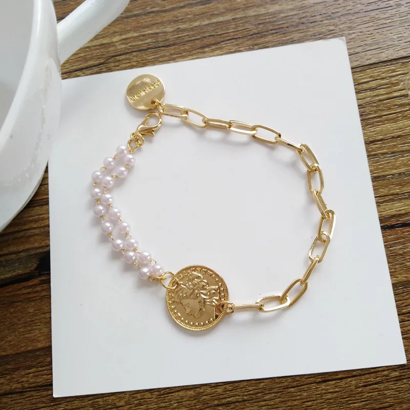 European and American fashion personality contracted design feeling small bracelet asymmetric fashion personality pictures brace
European and American fashion personality contracted design feeling small bracelet asymmetric fashion personality pictures brace