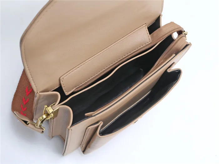 European and American fashion handbags 2020 new shoulder slung portable small square bag designer bag
European and American fashion handbags 2020 new shoulder slung portable small square bag designer bag