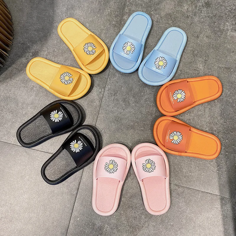 Children's House Slippers Anti-slip Slides For Boys Girls 2020 Summer Brand New Kids Daisy Flowers Slippers Bathroom Outdoor Hot
Children's House Slippers Anti-slip Slides For Boys Girls 2020 Summer Brand New Kids Daisy Flowers Slippers Bathroom Outdoor Hot