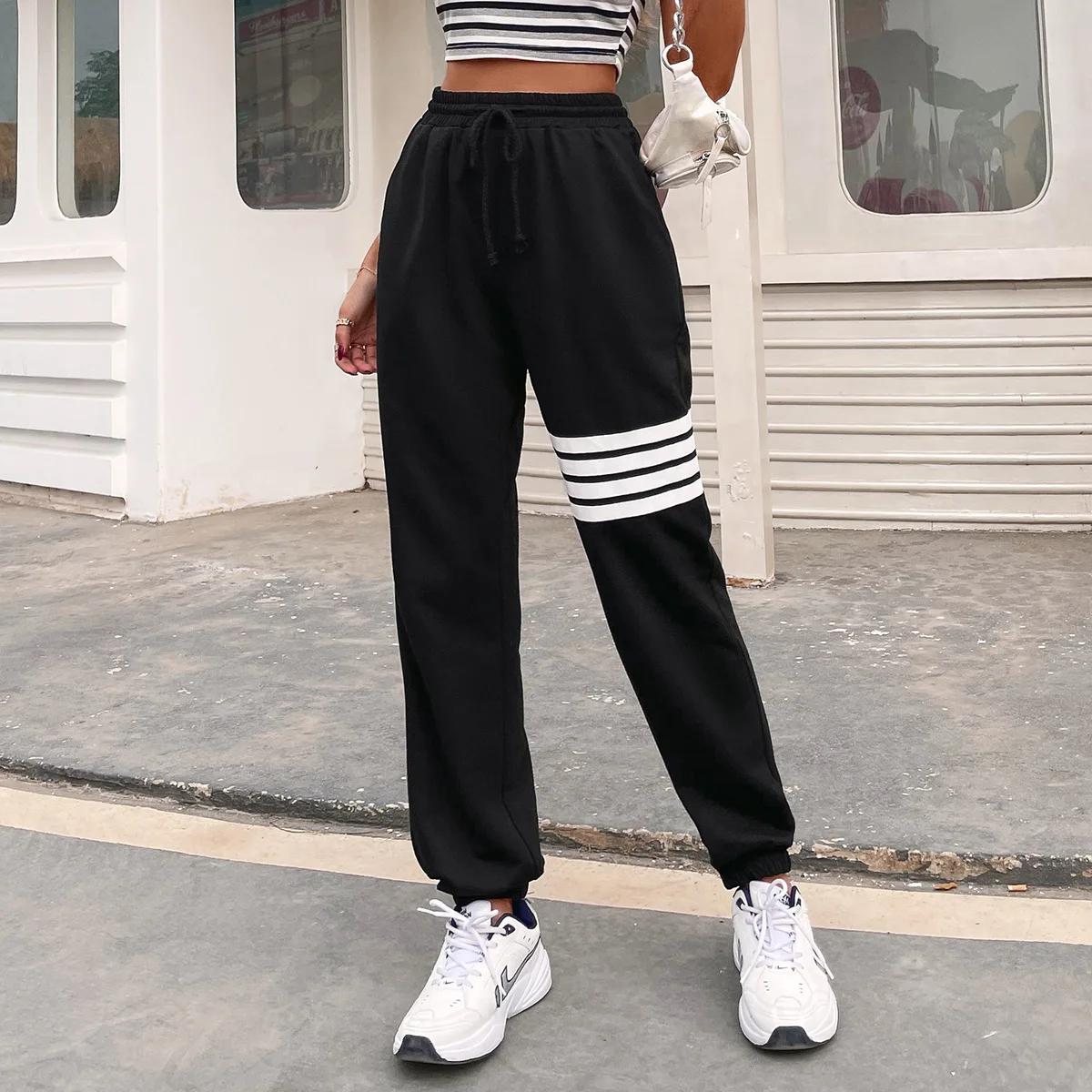 2021 Women's European/American INS Fashion High-Waist Elasticated Casual Four-bar Sports Trousers Black Lace-up Casual Pants
2021 Women's European/American INS Fashion High-Waist Elasticated Casual Four-bar Sports Trousers Black Lace-up Casual Pants
