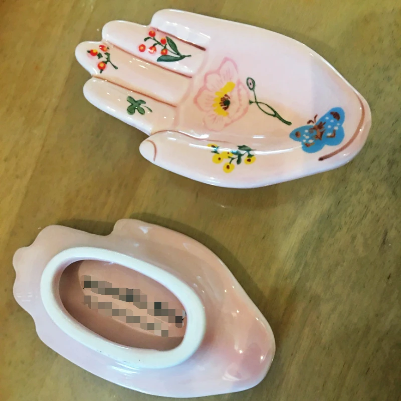 Hand-painted Ceramic Palm Tray for Jewelry Keys Storage Mini Small Coins Dish Plate Home Decoration Pastorale Style
Hand-painted Ceramic Palm Tray for Jewelry Keys Storage Mini Small Coins Dish Plate Home Decoration Pastorale Style