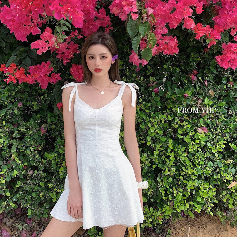 Hipster Spaghetti Strap Sexy Club White Dress Woman Bow Party Dress Fashion Brand Off Shoulder V-neck Backless Summer Style New
Hipster Spaghetti Strap Sexy Club White Dress Woman Bow Party Dress Fashion Brand Off Shoulder V-neck Backless Summer Style New