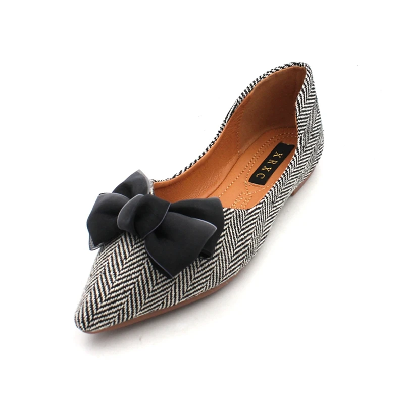 New Women Flat Heel Shoes Big Silk Bowknot Plus Big Size Pointed Toe Lady Flats Casual Sweet Soft Sole Solid Color Moccasins
New Women Flat Heel Shoes Big Silk Bowknot Plus Big Size Pointed Toe Lady Flats Casual Sweet Soft Sole Solid Color Moccasins