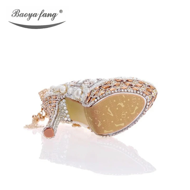 Luxury cyrstal wedding shoes with matching bags woman fashion High heels Women party dress shoes round toe Platform shoes
Luxury cyrstal wedding shoes with matching bags woman fashion High heels Women party dress shoes round toe Platform shoes