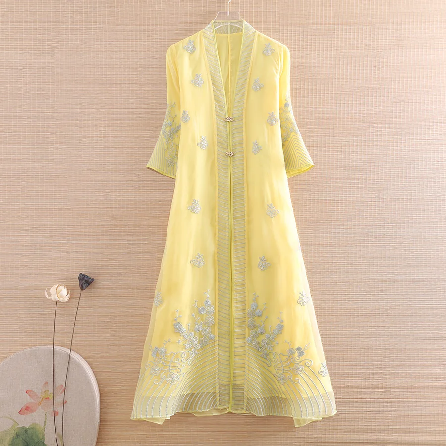 Women Trench Coat Embroidery Organza Overcoat Fashion Thin Light Elegant Lady A-line Windbreaker Outwear Female S-XXL
Women Trench Coat Embroidery Organza Overcoat Fashion Thin Light Elegant Lady A-line Windbreaker Outwear Female S-XXL