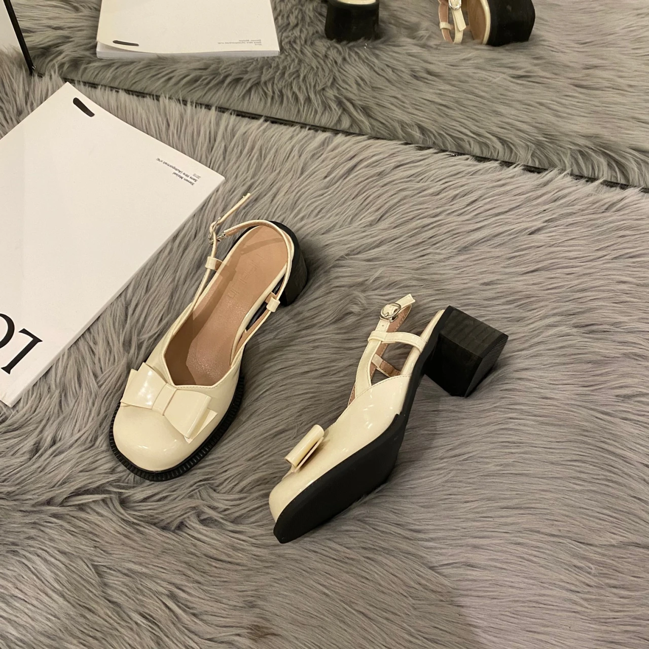 Сандалии женские с бантом, на весну/лето, 2021
Сандалии женские с бантом, на весну/лето, 2021