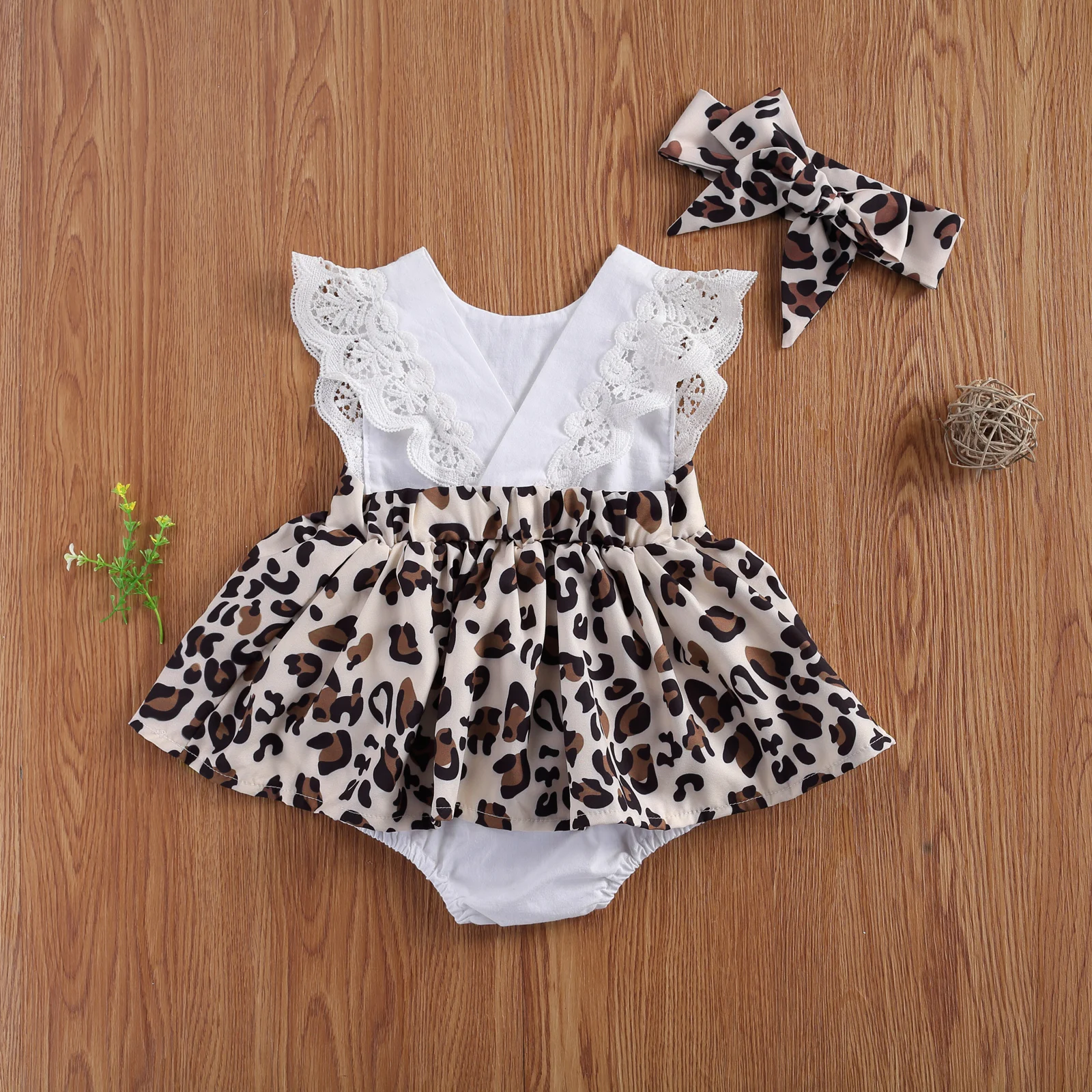 Pudcoco 2020 Summer 0-24M Toddler Baby Girl 2Pcs Set Dress-Style Leopard Print Lace Flared Short Sleeve Backless Bodysuit+Bow
Pudcoco 2020 Summer 0-24M Toddler Baby Girl 2Pcs Set Dress-Style Leopard Print Lace Flared Short Sleeve Backless Bodysuit+Bow