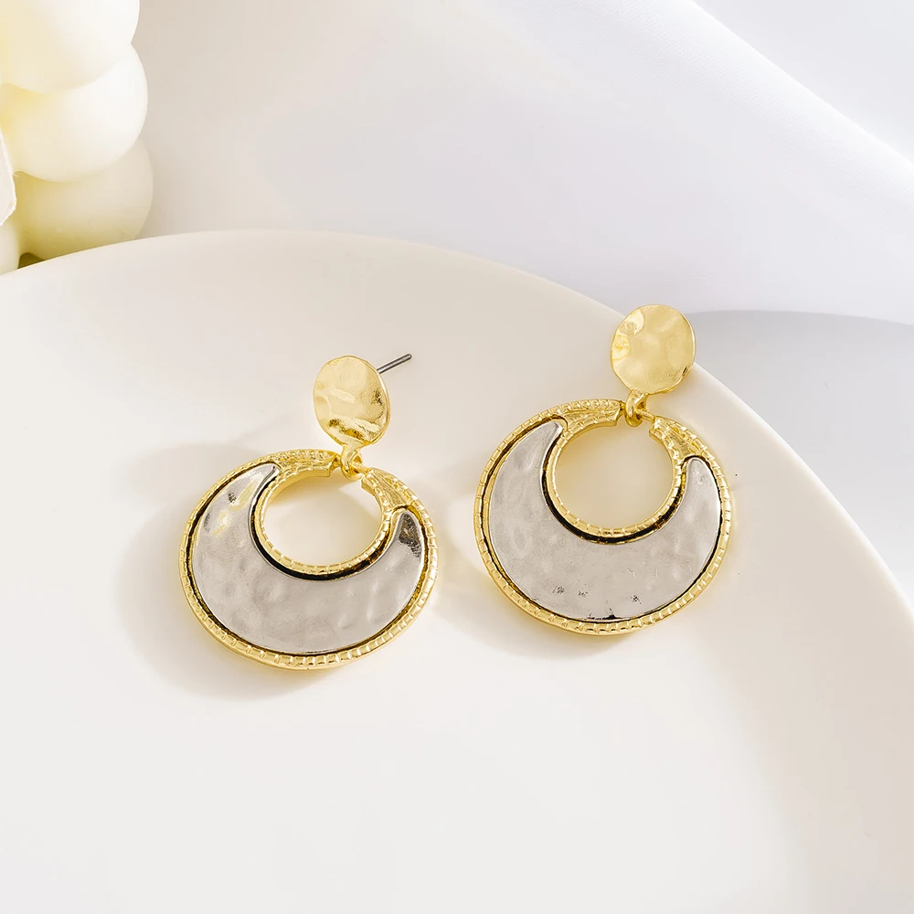 Jaeeyin 2021 Hammer Surface Two-tone Earrings New Arrivals Baroque Ethnic Geometric Gold Color Accessory
Jaeeyin 2021 Hammer Surface Two-tone Earrings New Arrivals Baroque Ethnic Geometric Gold Color Accessory