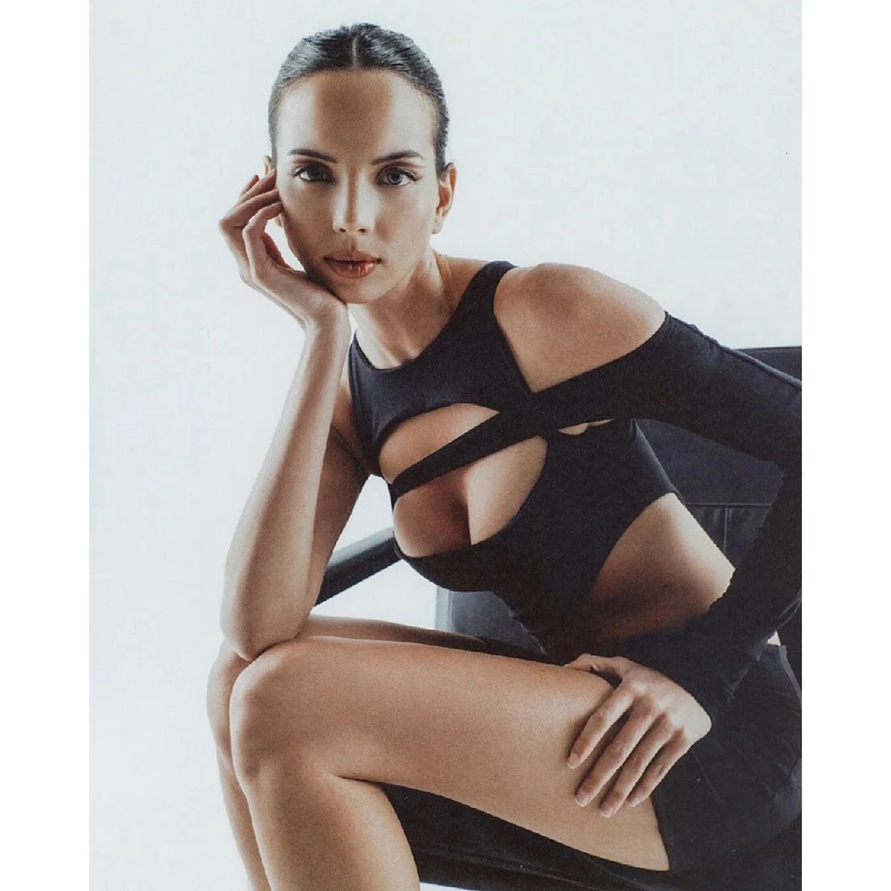 Elegant Black One Shoulder Bandage Sexy Dress for Women Club Party Dresses Cut Out Casual Bodycon Vestidos Fashion 2021 DH7694
Elegant Black One Shoulder Bandage Sexy Dress for Women Club Party Dresses Cut Out Casual Bodycon Vestidos Fashion 2021 DH7694