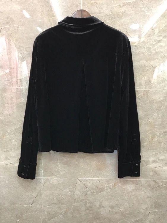 2021 spring and summer new women's Lapel solid color decorative long sleeve versatile velvet shirt 325
2021 spring and summer new women's Lapel solid color decorative long sleeve versatile velvet shirt 325