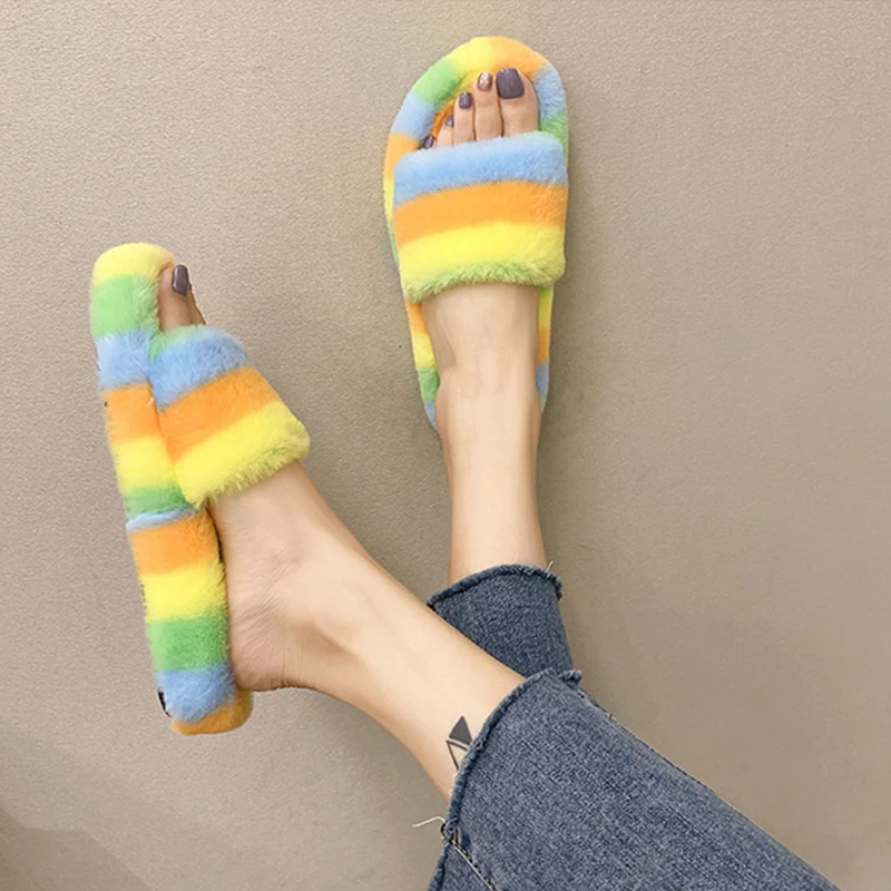Женская разноцветная обувь, новинка сезона осень-зима 2021, женские теплые роскошные Тапочки на плоской подошве для дома
Женская разноцветная обувь, новинка сезона осень-зима 2021, женские теплые роскошные Тапочки на плоской подошве для дома