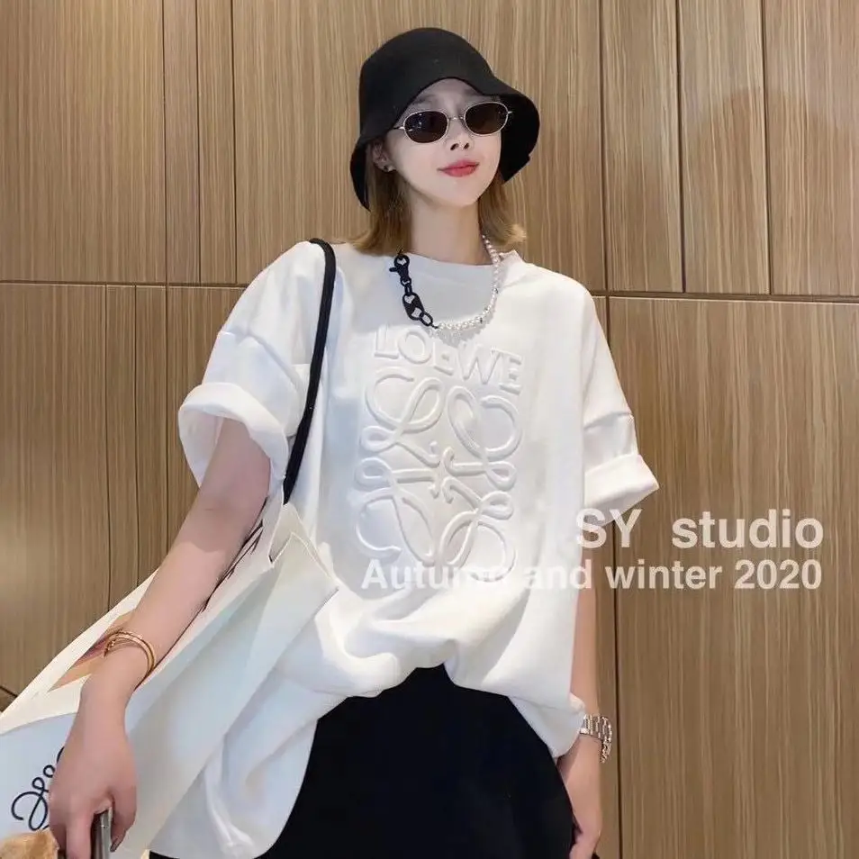 Oversized Autumn and Winter Thickened Brushed T-shirt Three-dimensional Carving Medium Length Loose Short Sleeve Women's Top
Oversized Autumn and Winter Thickened Brushed T-shirt Three-dimensional Carving Medium Length Loose Short Sleeve Women's Top