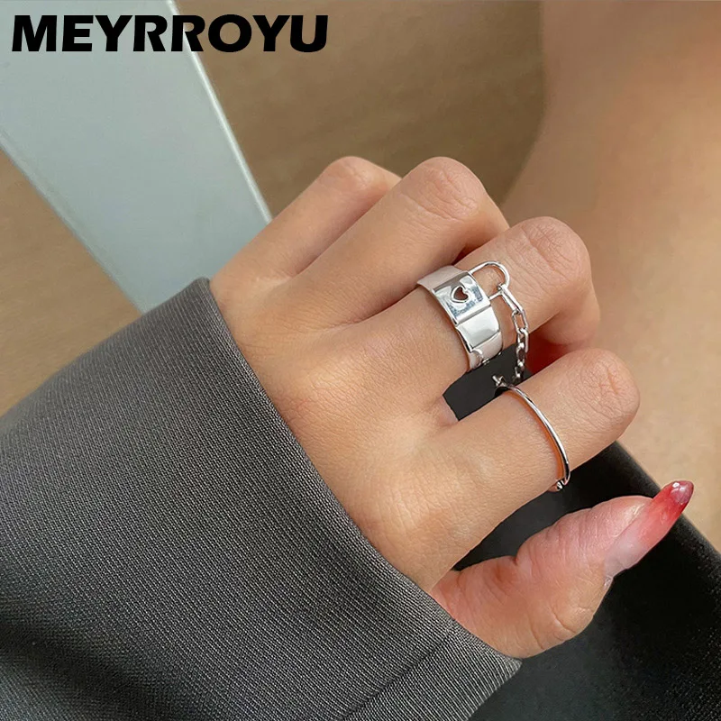 MEYRROYU Silver Color Personalized One-piece Round Hollow Love Asymmetric Chain Party Ring For Women Punk Design Jewelry
MEYRROYU Silver Color Personalized One-piece Round Hollow Love Asymmetric Chain Party Ring For Women Punk Design Jewelry