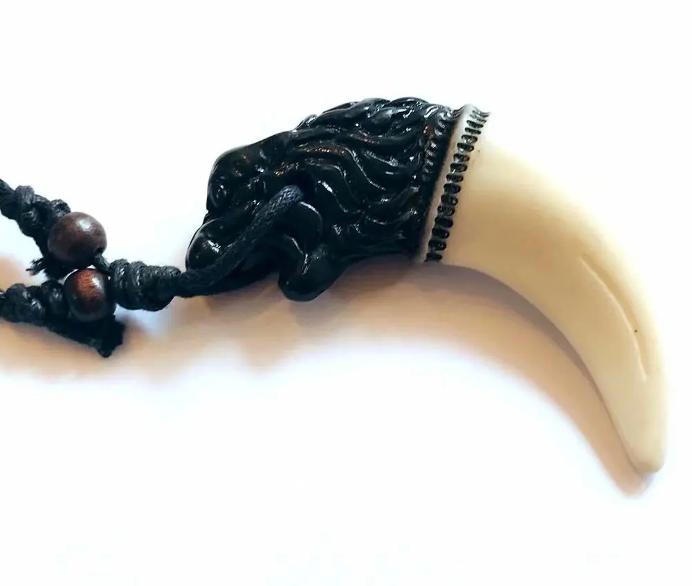 15 pcs Men's Imitation necklace Vintage Yak Bone Carved Gothic Lion Double Color Amulet Tooth Adjustable Rope Gift
15 pcs Men's Imitation necklace Vintage Yak Bone Carved Gothic Lion Double Color Amulet Tooth Adjustable Rope Gift