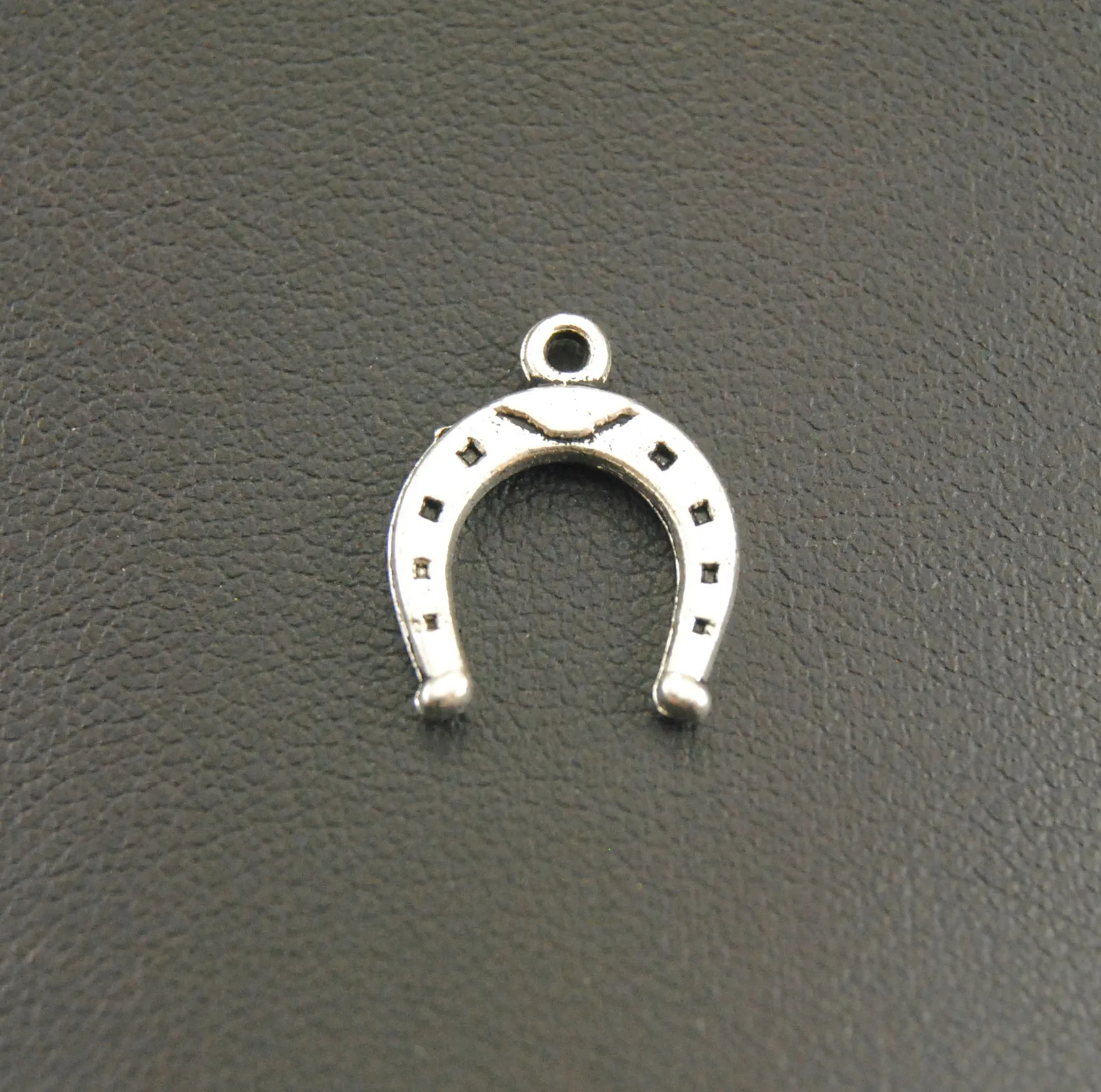 Подвески серебристые, двусторонние, металлические, на удачу, подвески, аксессуары для ювелирных изделий A1245, 50 шт.
Подвески серебристые, двусторонние, металлические, на удачу, подвески, аксессуары для ювелирных изделий A1245, 50 шт.