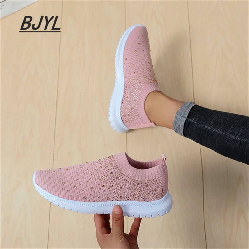Large size with diamond flying woven sneakers new mesh shoes women's low-heeled mesh sports shoes
Large size with diamond flying woven sneakers new mesh shoes women's low-heeled mesh sports shoes