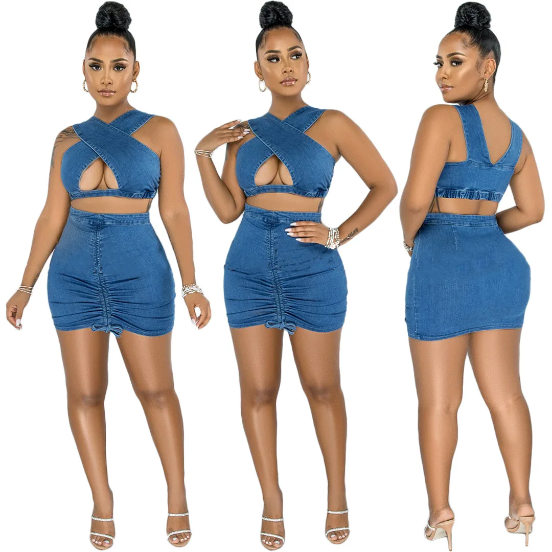 Summer new style imitation denim printed top with cross-cut pleated pleated straps on the chest buttock skirt two-piece suit
Summer new style imitation denim printed top with cross-cut pleated pleated straps on the chest buttock skirt two-piece suit