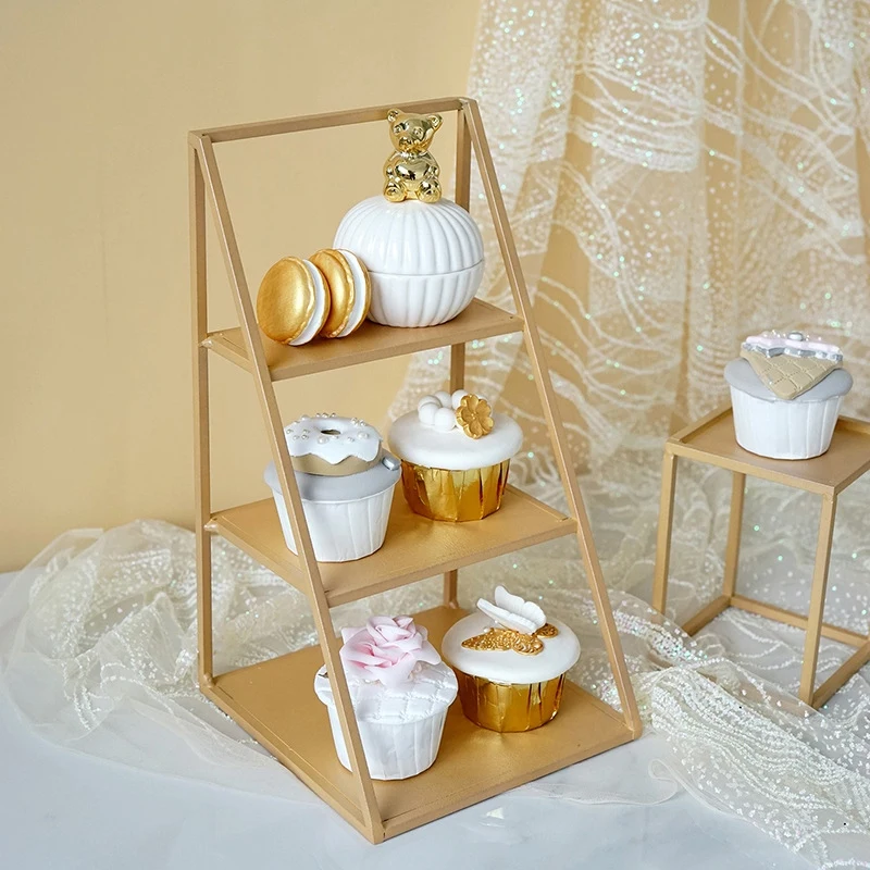 3-Layer Storage Rack Wrought Iron Cake Stand Dessert Stand Jewelry and Perfume Display Stand for Desktop 2021 new
3-Layer Storage Rack Wrought Iron Cake Stand Dessert Stand Jewelry and Perfume Display Stand for Desktop 2021 new