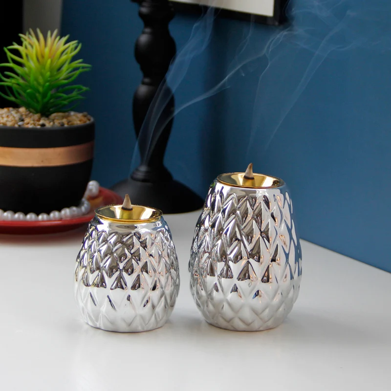 Ceramic incense burner creative golden silver pineapple pattern ceramic incense burner luxury desktop decoration
Ceramic incense burner creative golden silver pineapple pattern ceramic incense burner luxury desktop decoration