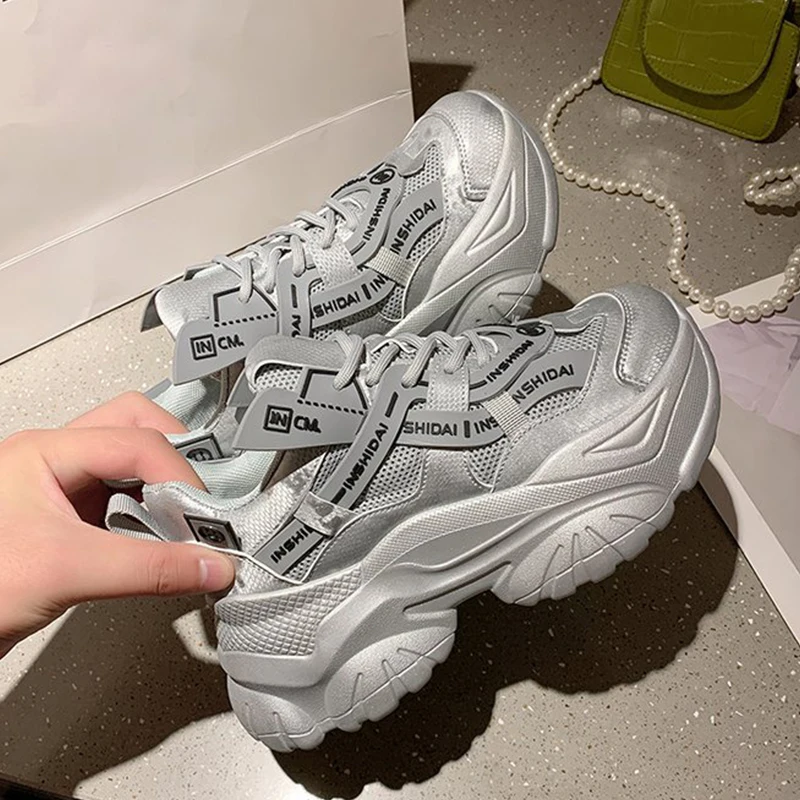 2021 Women Chunky Bottom Sneakers Female Mesh Breathable Vulcanized Autumn Casual Platform Sport Shoes Ladies Lace Up Footwear
2021 Women Chunky Bottom Sneakers Female Mesh Breathable Vulcanized Autumn Casual Platform Sport Shoes Ladies Lace Up Footwear