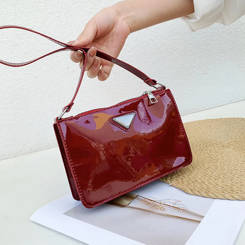 Retro Casual Underarm Bag New Style PU Leather Women's Shoulder Bag Fashion Texture Bright Color Zipper Handbags for Women 2021
Retro Casual Underarm Bag New Style PU Leather Women's Shoulder Bag Fashion Texture Bright Color Zipper Handbags for Women 2021