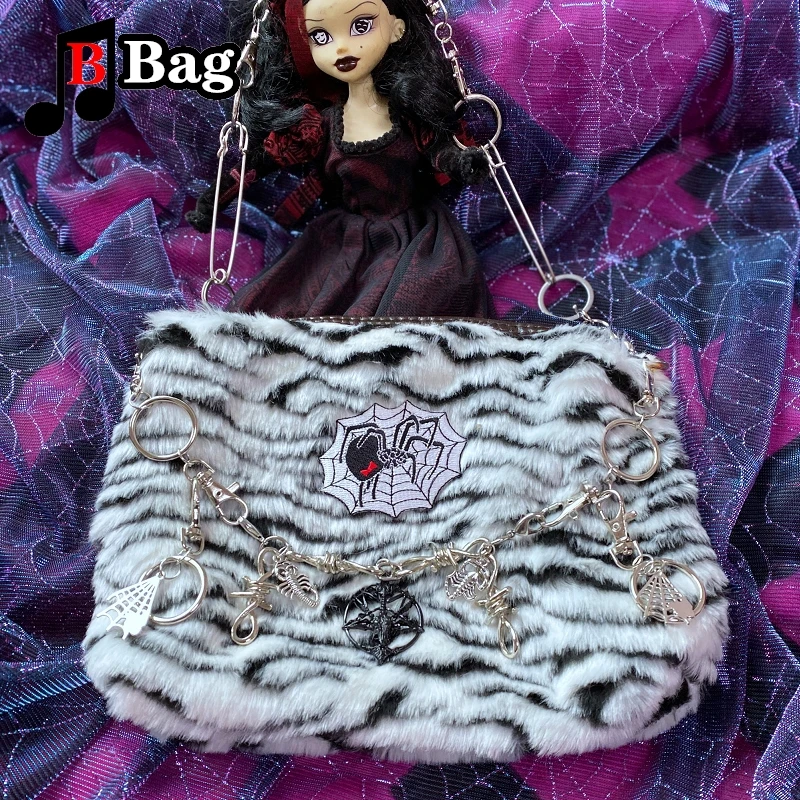 Harajuku Y2K Woman Animal pattern Plush Single Shoulder Bag Tote Gothic Hot Girls Punk Chain Furry Messenger Bag Handbags Female
Harajuku Y2K Woman Animal pattern Plush Single Shoulder Bag Tote Gothic Hot Girls Punk Chain Furry Messenger Bag Handbags Female