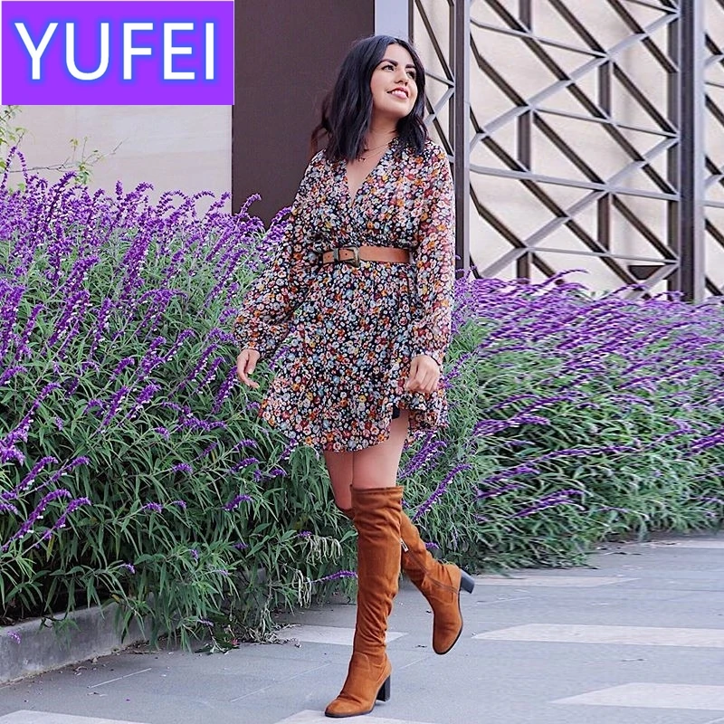 Aachoae Summer Boho Floral Print Dress Women Lantern Long Sleeve Pleated Dresses V Neck Beach Mini Dress Female Roupa Feminina
Aachoae Summer Boho Floral Print Dress Women Lantern Long Sleeve Pleated Dresses V Neck Beach Mini Dress Female Roupa Feminina