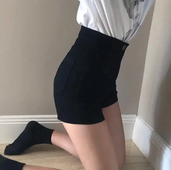 Women's new tight-fitting stretch-wrapped hip shorts slim black high-waist shorts
Women's new tight-fitting stretch-wrapped hip shorts slim black high-waist shorts