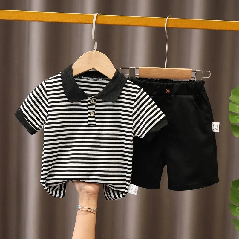 Summer KIds Boys Suit 2021 Summer New 1-4-5Y Baby Clothes Sets Children's Fashion Short-sleeved T-shirt Shorts Two-piece Suit 
Summer KIds Boys Suit 2021 Summer New 1-4-5Y Baby Clothes Sets Children's Fashion Short-sleeved T-shirt Shorts Two-piece Suit