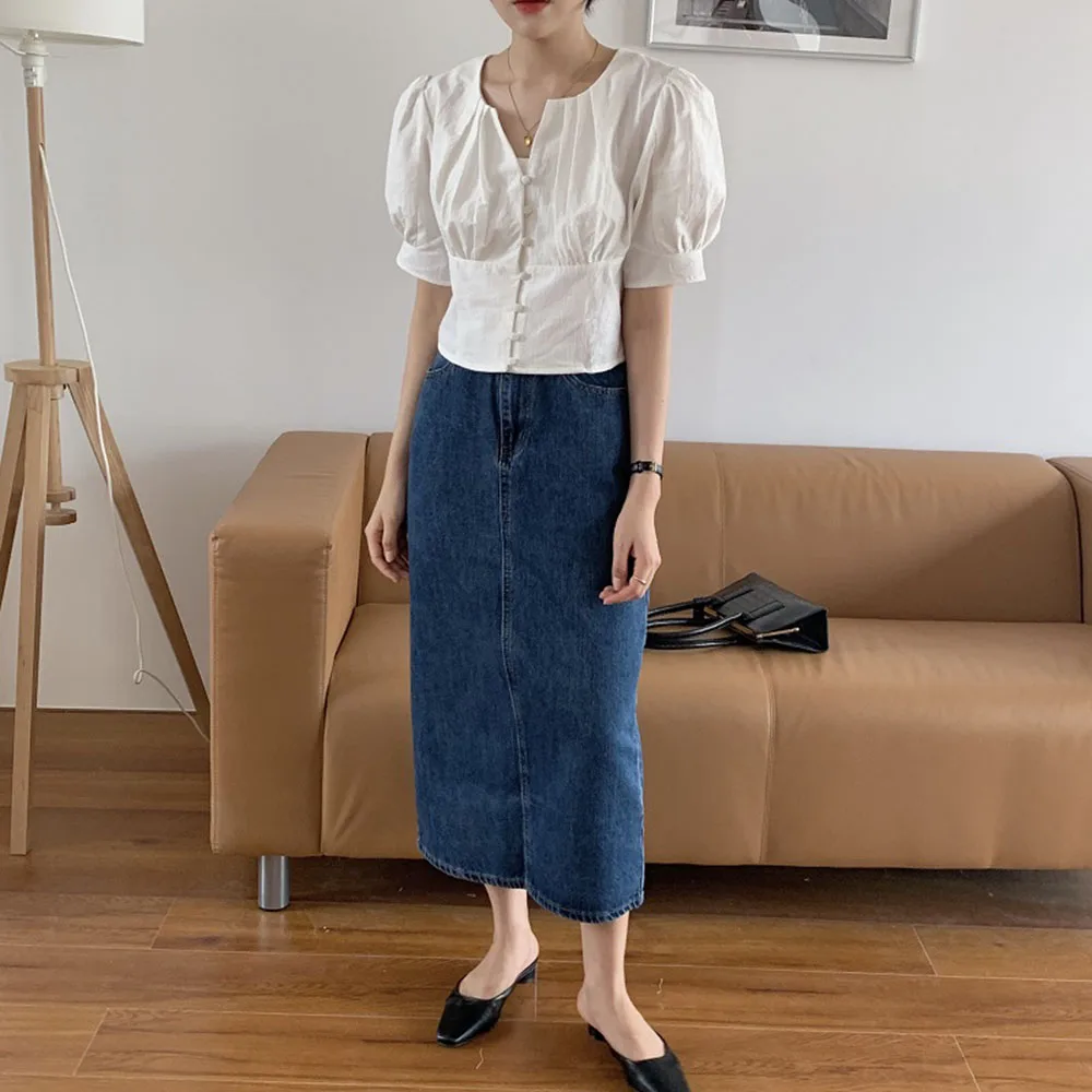 Korean Fashion Retro French Elegance V-neck Solid Color Single-breasted Short Puff Sleeve Blouse Temperament Casual
Korean Fashion Retro French Elegance V-neck Solid Color Single-breasted Short Puff Sleeve Blouse Temperament Casual