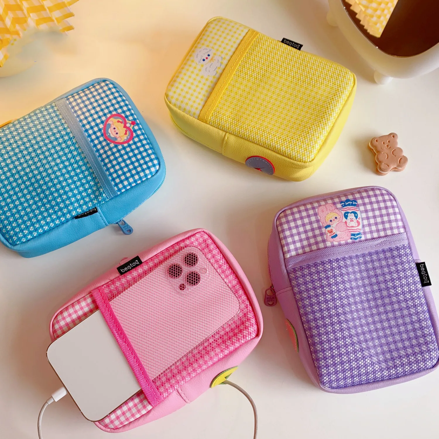 Korea cartoon girl cosmetic bag female portable ins wind cartoon large-capacity storage bag women wash bag student pencil case
Korea cartoon girl cosmetic bag female portable ins wind cartoon large-capacity storage bag women wash bag student pencil case