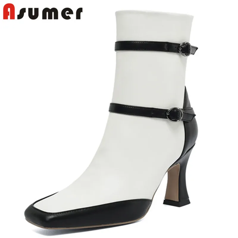 Женские ботильоны на высоком каблуке, с квадратным носком и пряжкой 
Женские ботильоны на высоком каблуке, с квадратным носком и пряжкой