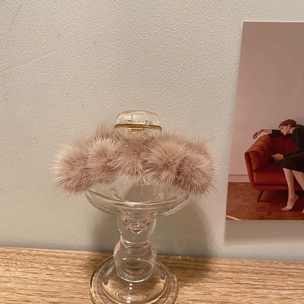 Plush Claw Hairpin Girls Accessories Mink Fur Fashion Jewelry Cute Hair Claws Mink Fur Hair Claws New Hair Claws
Plush Claw Hairpin Girls Accessories Mink Fur Fashion Jewelry Cute Hair Claws Mink Fur Hair Claws New Hair Claws