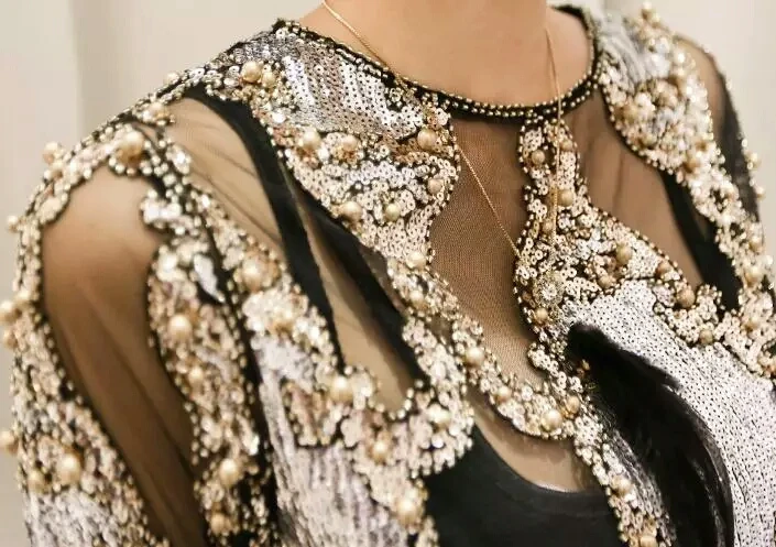 Autumn women fashion Casual Straight bead Sequined Cutout O-neck long sleeve black beige Blouse Women 9884
Autumn women fashion Casual Straight bead Sequined Cutout O-neck long sleeve black beige Blouse Women 9884