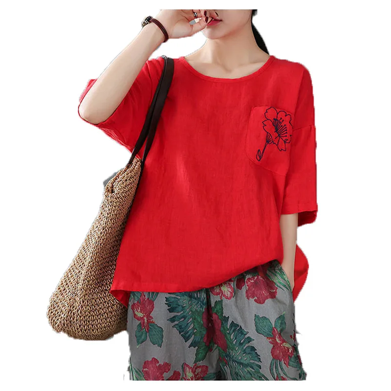 Женская хлопковая футболка с коротким рукавом и цветочной вышивкой 
Женская хлопковая футболка с коротким рукавом и цветочной вышивкой