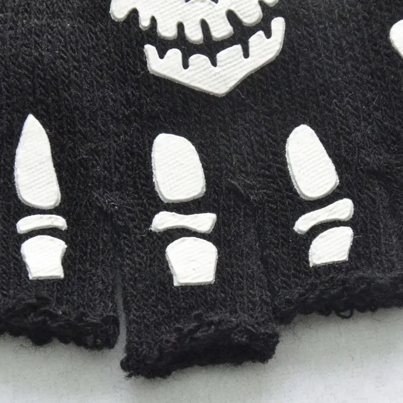 Kids Halloween Cosplay Skeleton Half Finger Gloves Luminous Fingerless Mittens
Kids Halloween Cosplay Skeleton Half Finger Gloves Luminous Fingerless Mittens