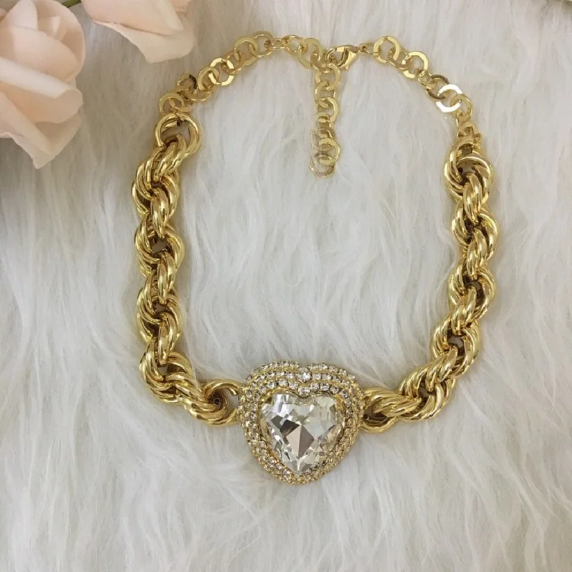 AR Multi Strands Ins Wind Heart-Shaped Crystal Winding Gold Necklace Luxurious Exaggeration Neck Choker
AR Multi Strands Ins Wind Heart-Shaped Crystal Winding Gold Necklace Luxurious Exaggeration Neck Choker